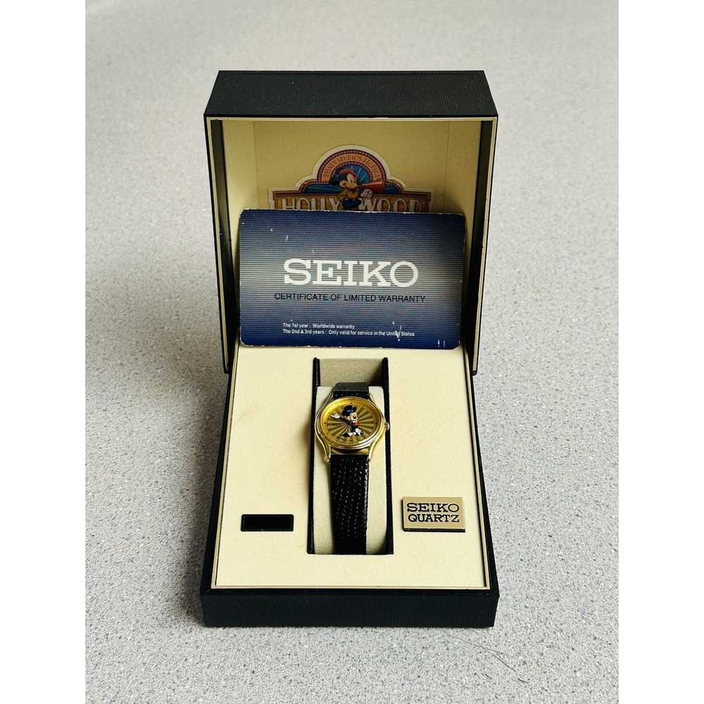 Vintage Seiko Disney Mickey Mouse Japan Quartz 4N01 - 0129